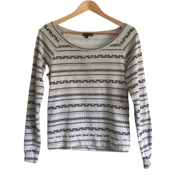 FIFTH SUN Grey Tribal Print Long Sleeve Boxy Fit Top - Picture 3 of 8